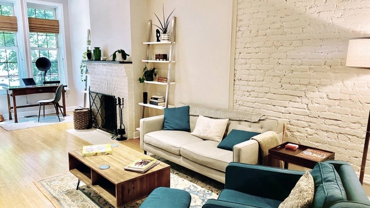 Shaw House | Spacious Row House in Hip and Historic Location