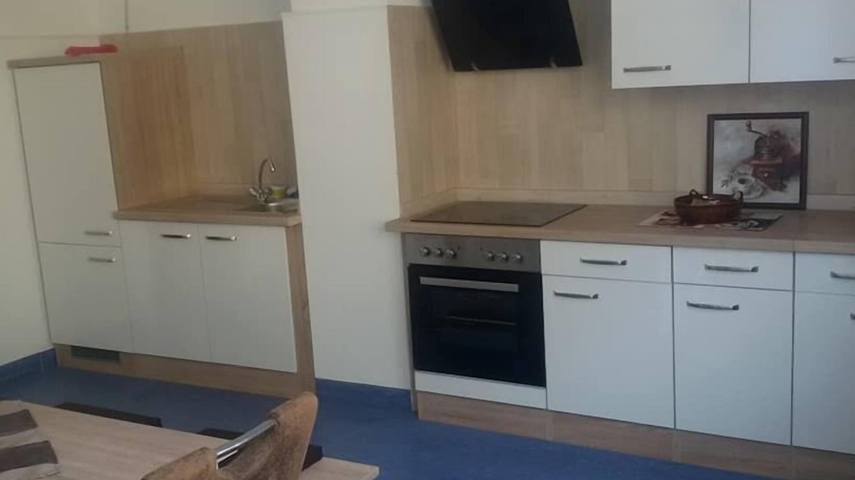 Roedental Apartment | Spacious Schmück vacation apartment with free WiFi and lots of facilities