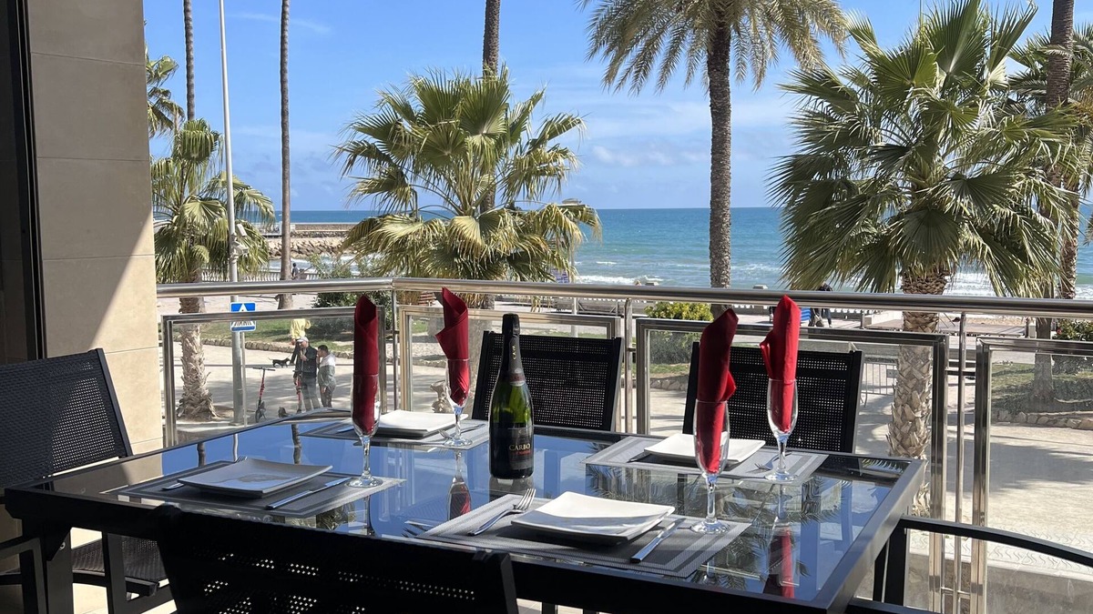 Sitges Town Center Apartment | Spacious seafront apartment in the heart of Sitges