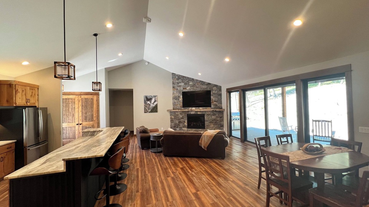 Seeley Lake House | Spacious Seeley Lake luxury home 4-BDR, 4 bath. Snowmobiler/Adventurer paradise