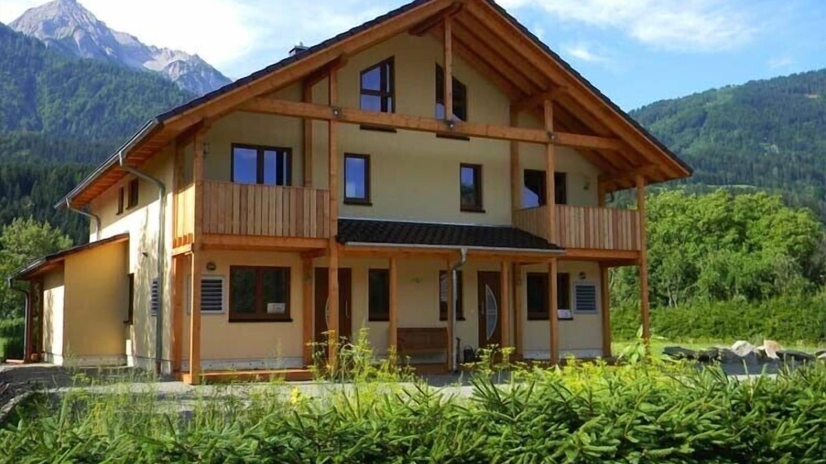 Kotschach-Mauthen Apartment | Spacious semi-detached house, quiet area - yet in place