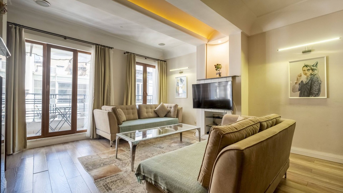 Cihangir Apartment | Spacious Serenity with Comfort and Hygiene