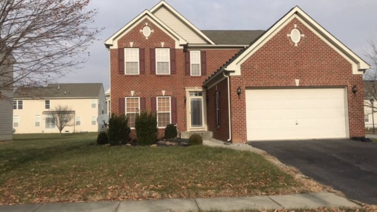 New Castle House | Spacious Single Family Home Near Water, Recreational Areas/Parks, and Shopping.