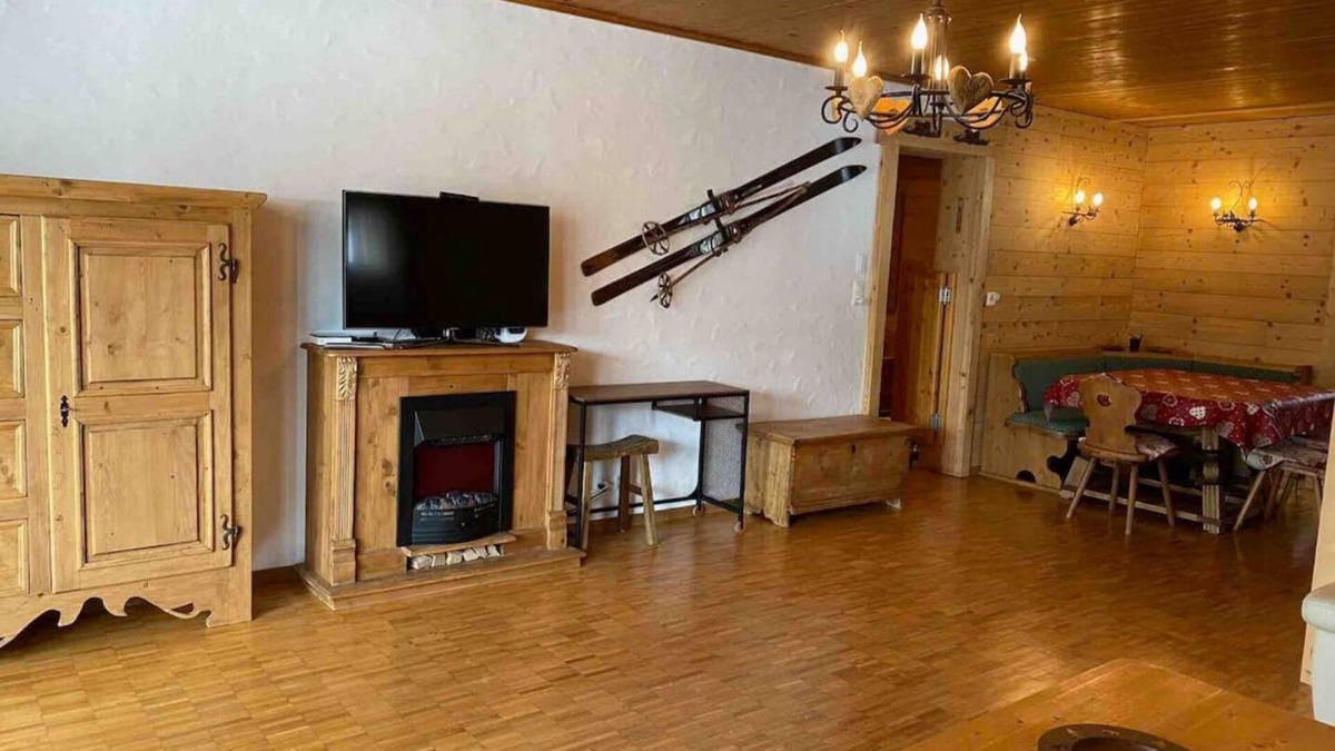 Villars-sur-Ollon Ski Chalet | Spacious ski-in and hiking flat for 6-8, 400m to the telecabine