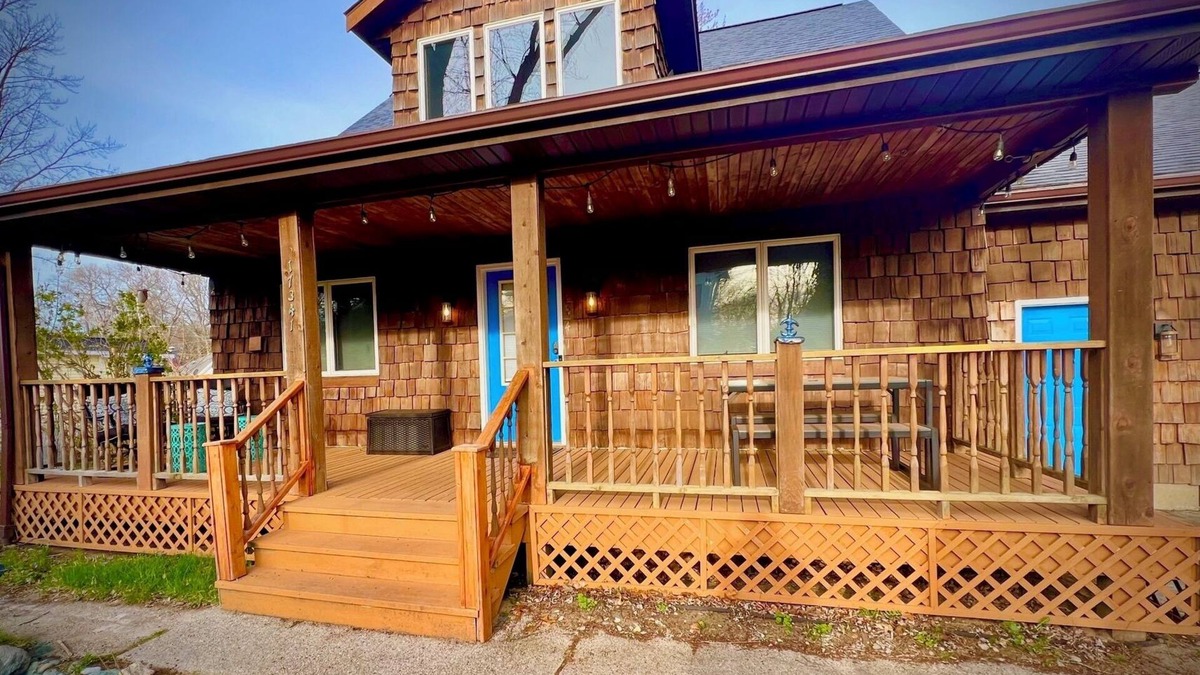 Spring Lake House | Spacious Spring Lake Retreat Beach Access Sleeps 8 Family & Pet Friendly