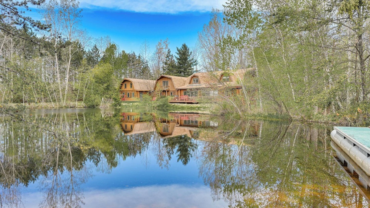 Hope Cabin | Spacious Sterling Cabin: Game Room, Private Pond!