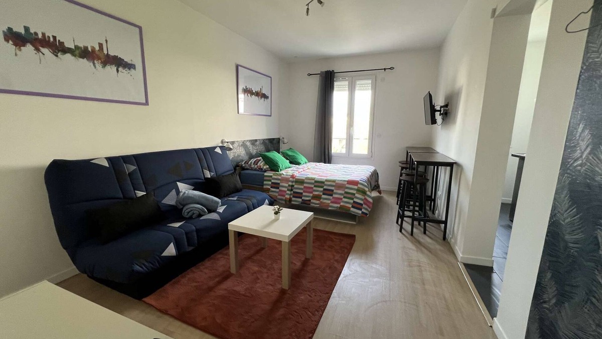 Chatellerault Apartment | Spacious studio 2/4 pers. + sofa | Ideal for business & weekends