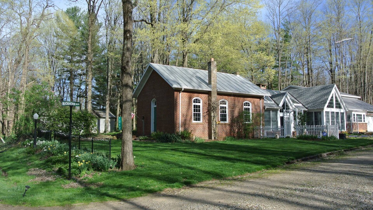 Mansfield Apartment | Spacious Studio Apartment Only Minutes Away from Mid-Ohio Sports Car Course!