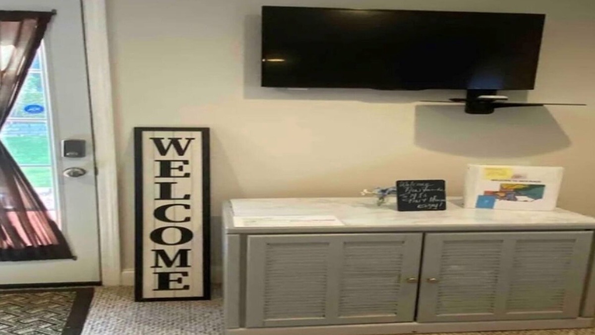 Lilburn Apartment | Spacious Studio Gem! - North of Atlanta near Stone Mountain