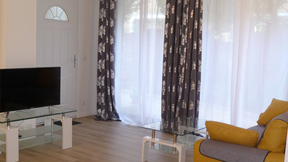 Gagny Apartment | Spacious Studio of 45 m2