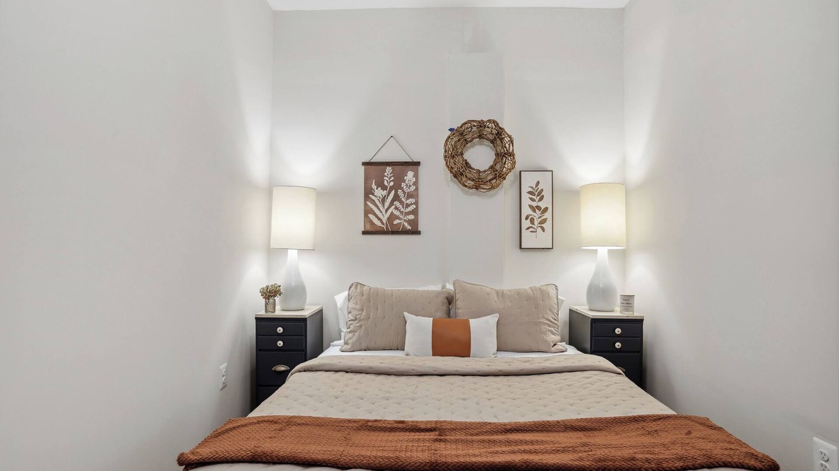 Fredericksburg Apartment | Spacious studio with full kitchen & bath near Mary Washington