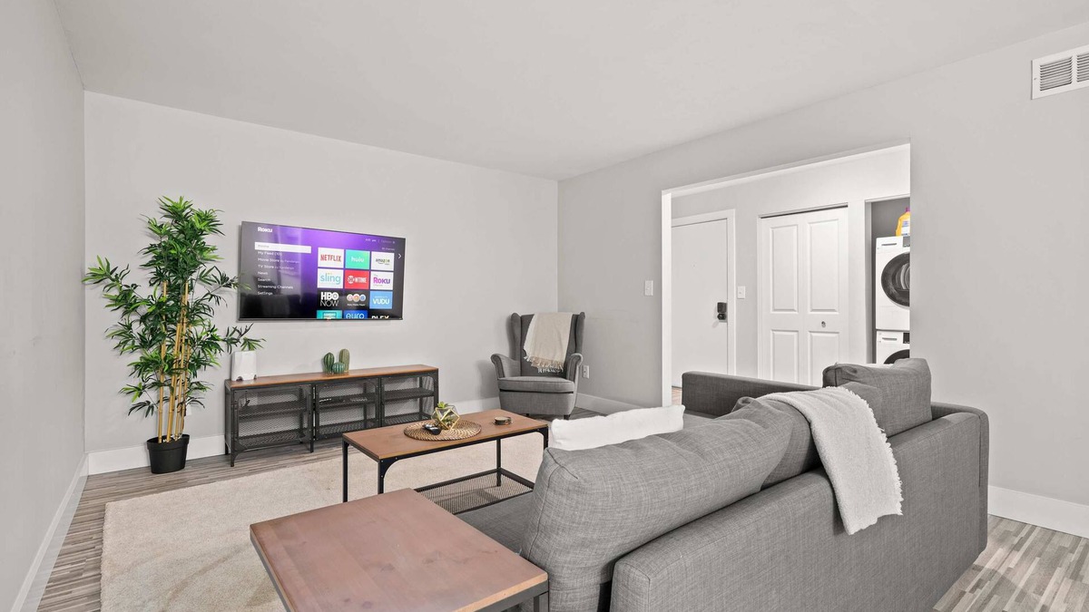 Rochester Apartment | Spacious & Stylish Stay in Rochester, Prime Spot