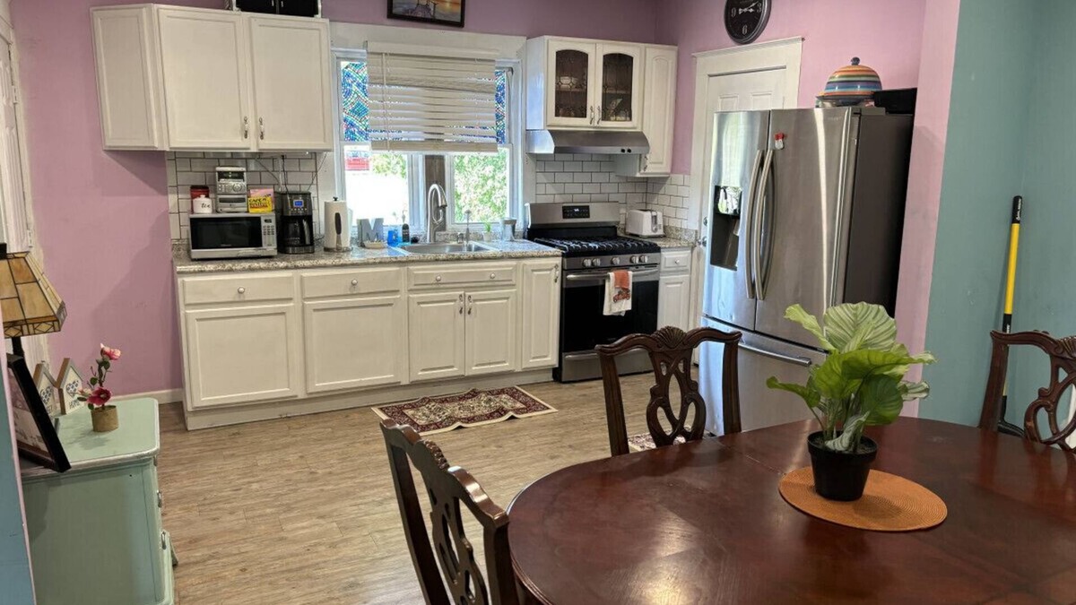 West Akron House | Spacious & Stylish 3-Bed, 2-Bath Home in Akron