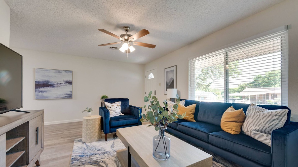 Dallas House | Spacious Stylish Home - 10 Min. to Downtown!