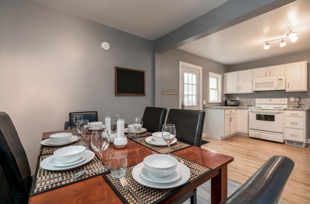 Little City House | Spacious & Stylish Stay In Bangor