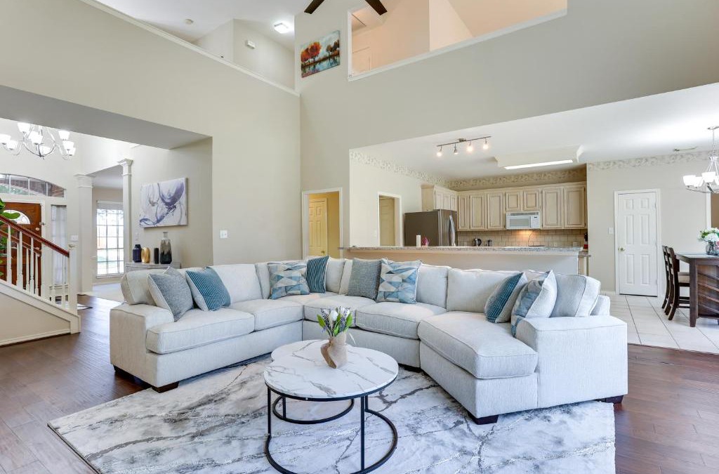 Sugar Land House | Spacious Sugar Land Home with Yard and Pool Access!