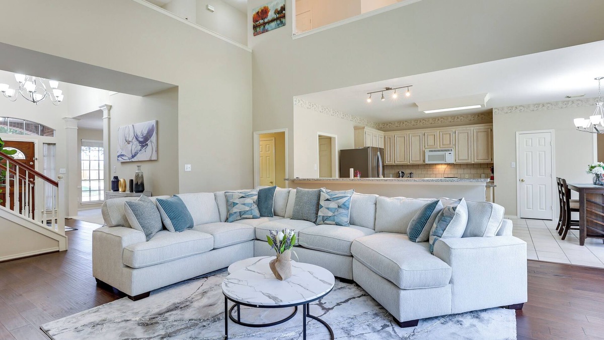 Sugar Land House | Spacious Sugar Land Home w/Yard & Pool Access!