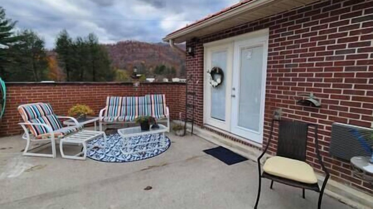 Green Valley Apartment | Spacious Suite C w/a Mt. View