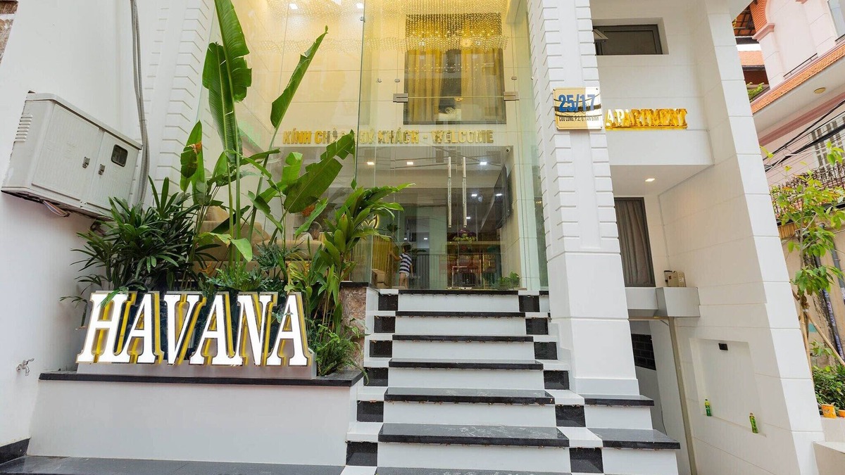 Tan Binh House | Spacious Suite Getaway | Close to Havana Airport