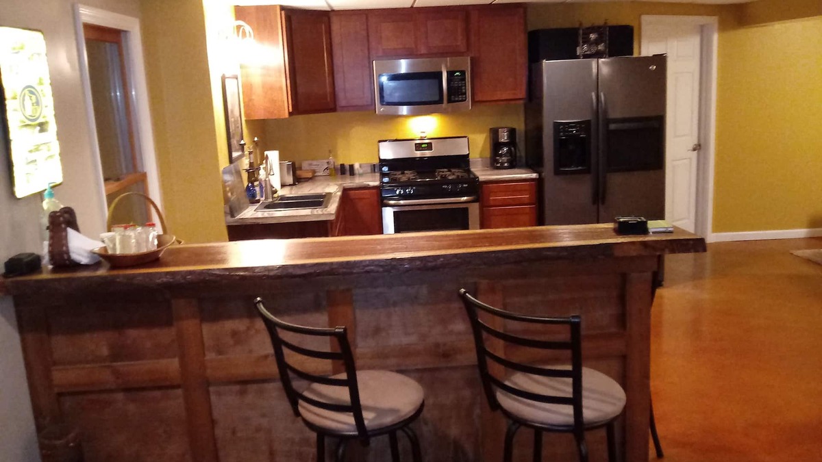 Glencoe House | Spacious suite in Country setting