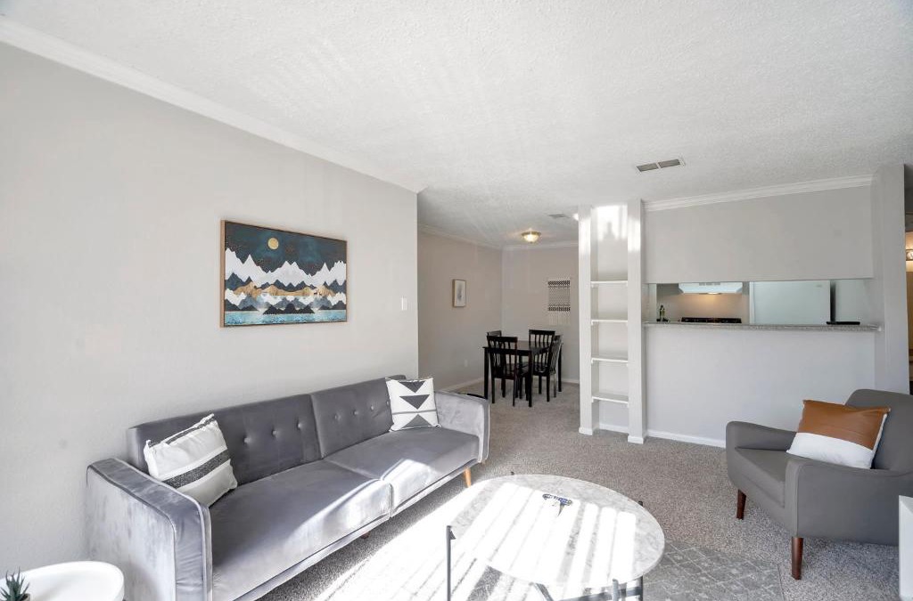 Midland House | Spacious Suite next to Midland Airpark