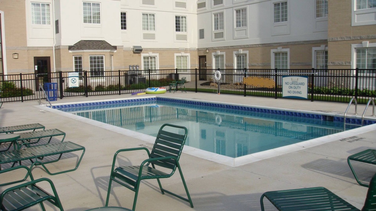Mayfield Heights Condo | Spacious Suite | 24-Hour Business Center, Fitness Center + Free Daily Breakfast