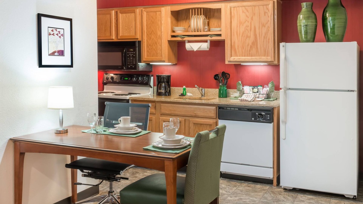 Maryland Heights Apartment | Spacious Suites for your long term needs