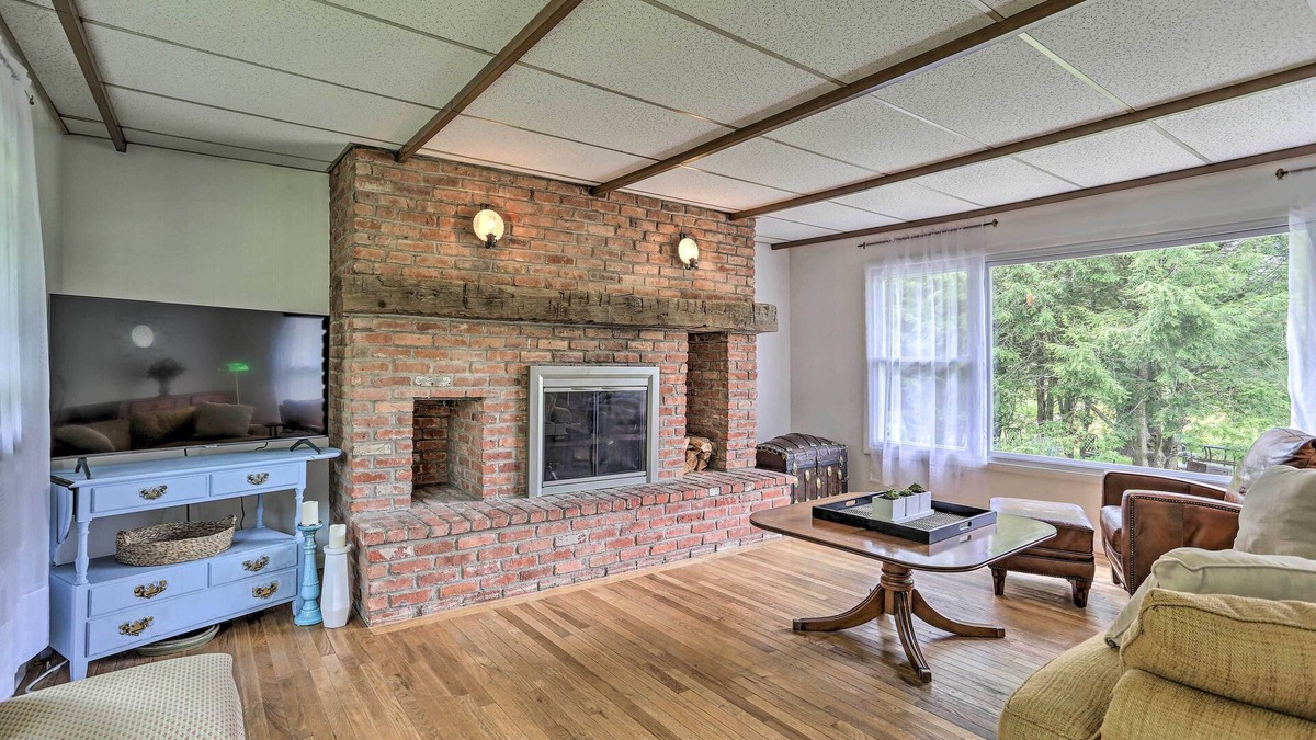 Circleville House | Spacious Sullivan County House w/Fire Pit