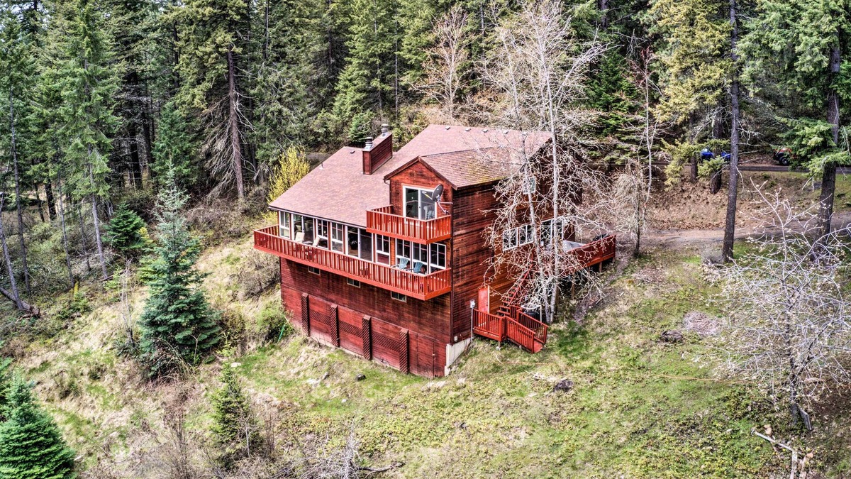 Worley Cabin | Spacious Sun-Up Bay Cabin, 20 Min to Downtown CDA!