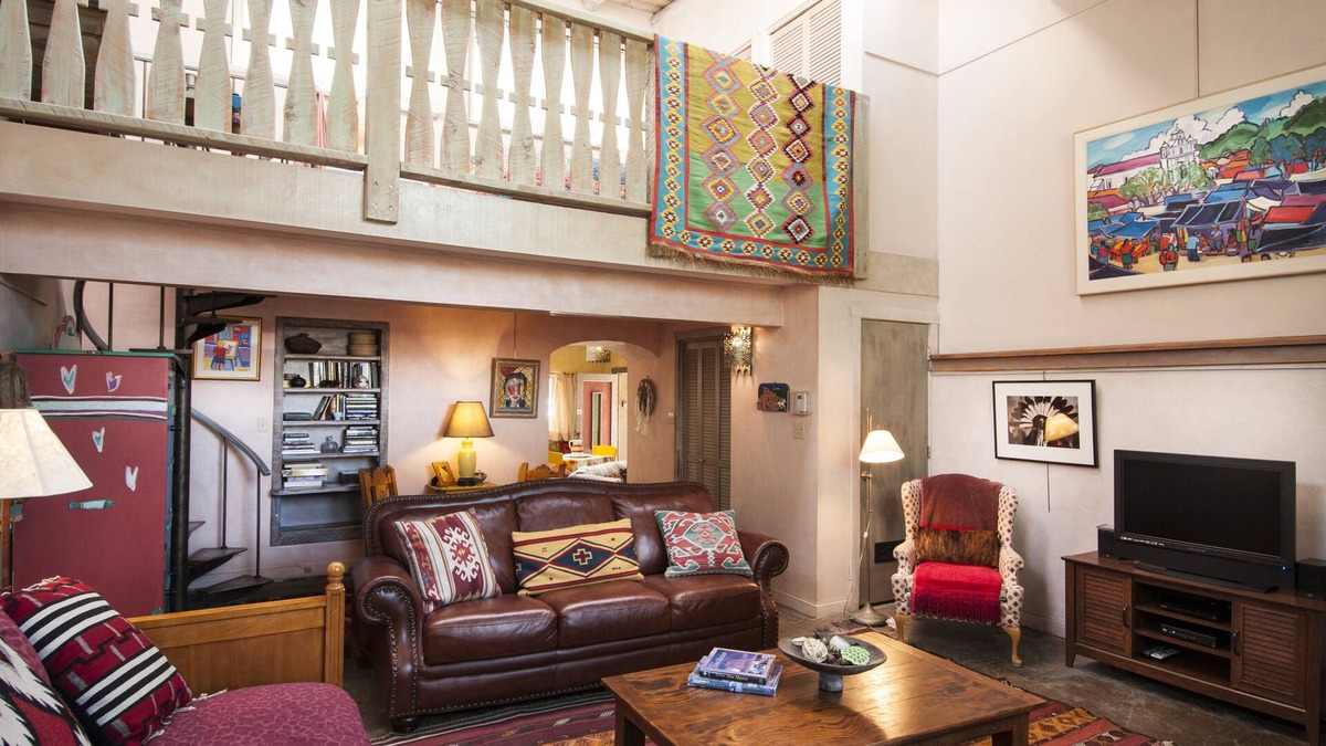 Taos House | Spacious, Sunlit Adobe Casita #6/B&B in the Heart of Historic Taos!
