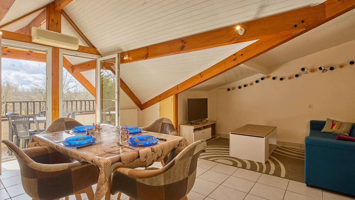 Barbotan-les-Thermes Apartment | Spacious T2 in Barbotan with Parking and Wifi
