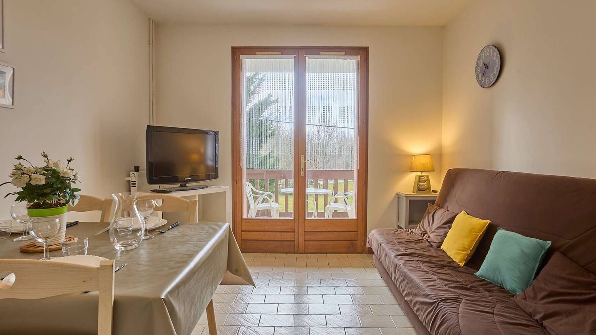 Barbotan-les-Thermes Apartment | Spacious T2 with balcony, parking and wifi in Barbotan