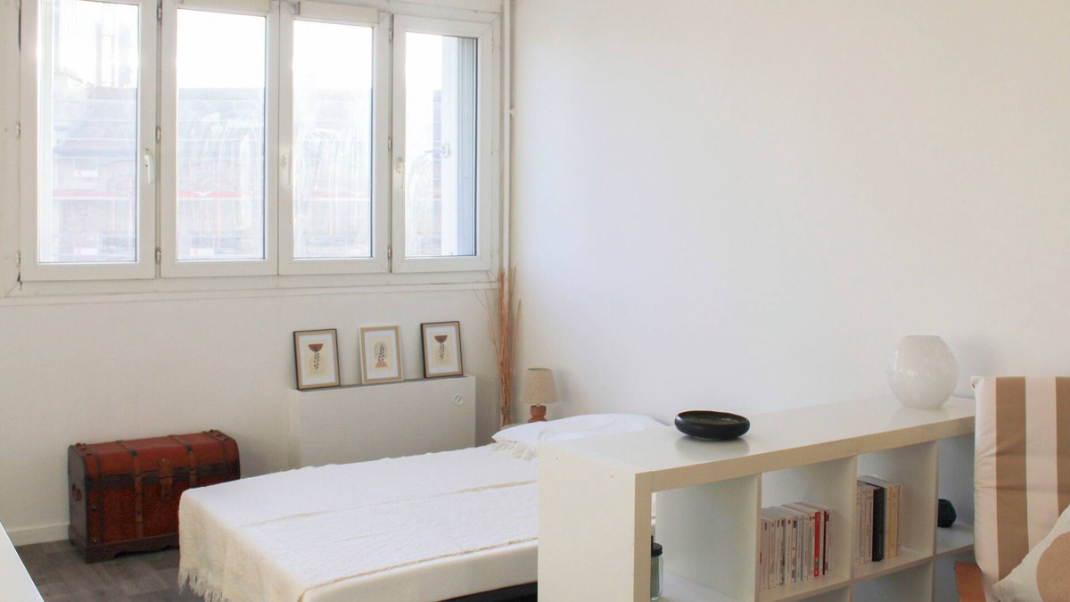Montreuil Apartment | Spacious T1 with Wifi near Paris