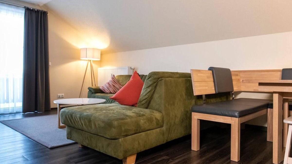 Schlatzendorf Apartment | Spacious three-room apartment for up to 6 people with panoramic balcony