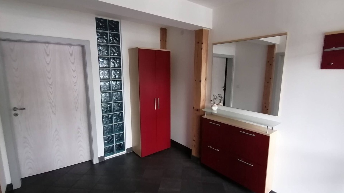 Passau Apartment | Spacious top-floor apartment in the suburban district of Grubweg