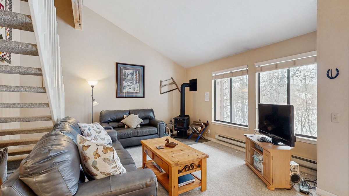McCall Condo | Spacious Top-Floor Condo with Resort Amenities - Pool, Hot Tub, & On-Site Gym