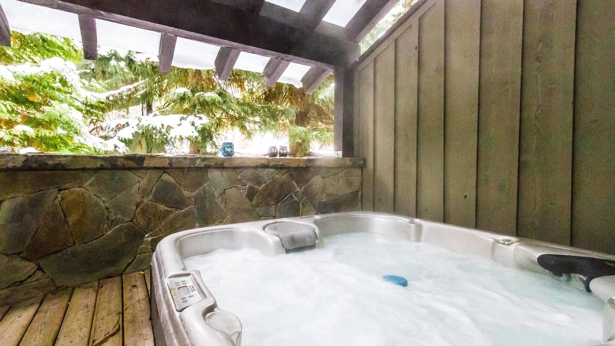 Upper Village House | Spacious Town Home With Private Hot Tub