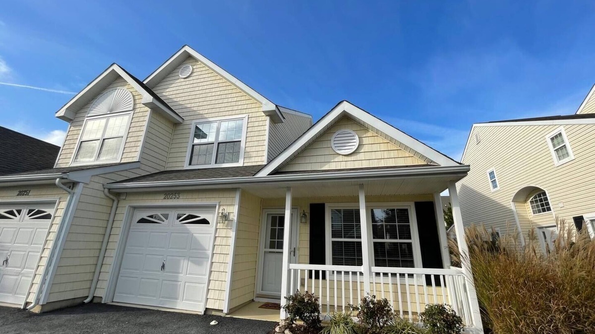 Keys Of Marsh Harbor House | Spacious Townhouse w/Pool, Porch & Beach Access – Family-Friendly Fun