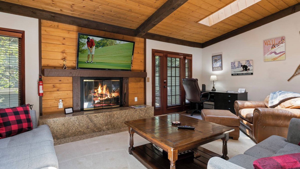 Intermountain House | Spacious Townhome on Shuttle Route, Just Minutes to Vail Resort!