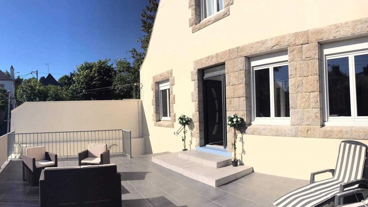 Quimperle House | Spacious townhouse - 2 self-contained apartments for flexible living