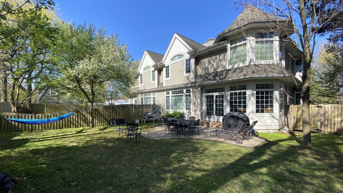 Tenafly House | Spacious Townhouse in quiet upscale Tenafly, NJ