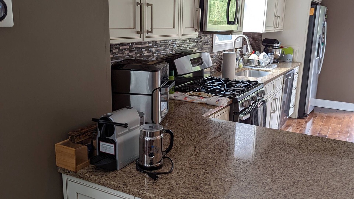 Roxborough-Manayunk House | Spacious townhouse with fenced yard and 3 outdoor spaces