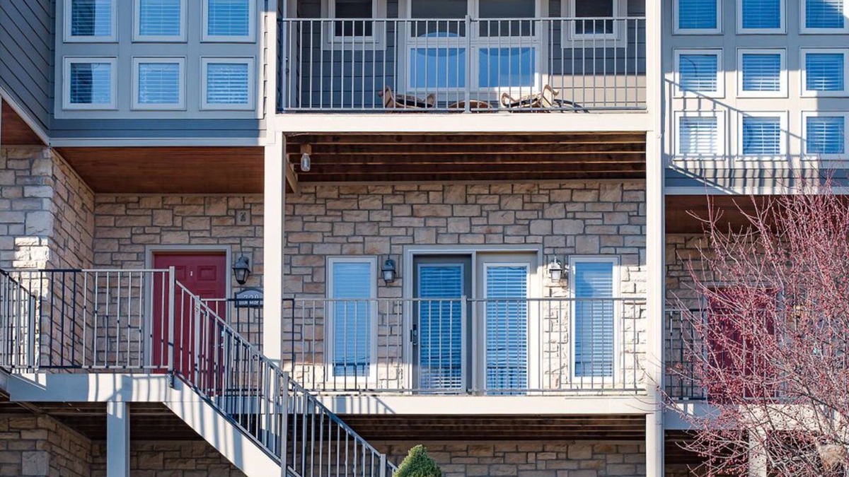 Covington House | Spacious townhouse with beautiful views of Downton Cincinnati.