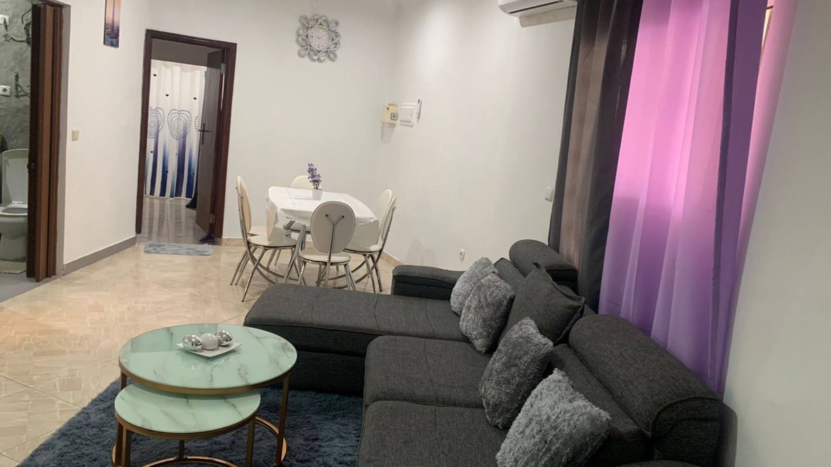Luanda House | Spacious Tropical Beach Paradise Home/Netflix - 1 Minute Walk From the Beach!