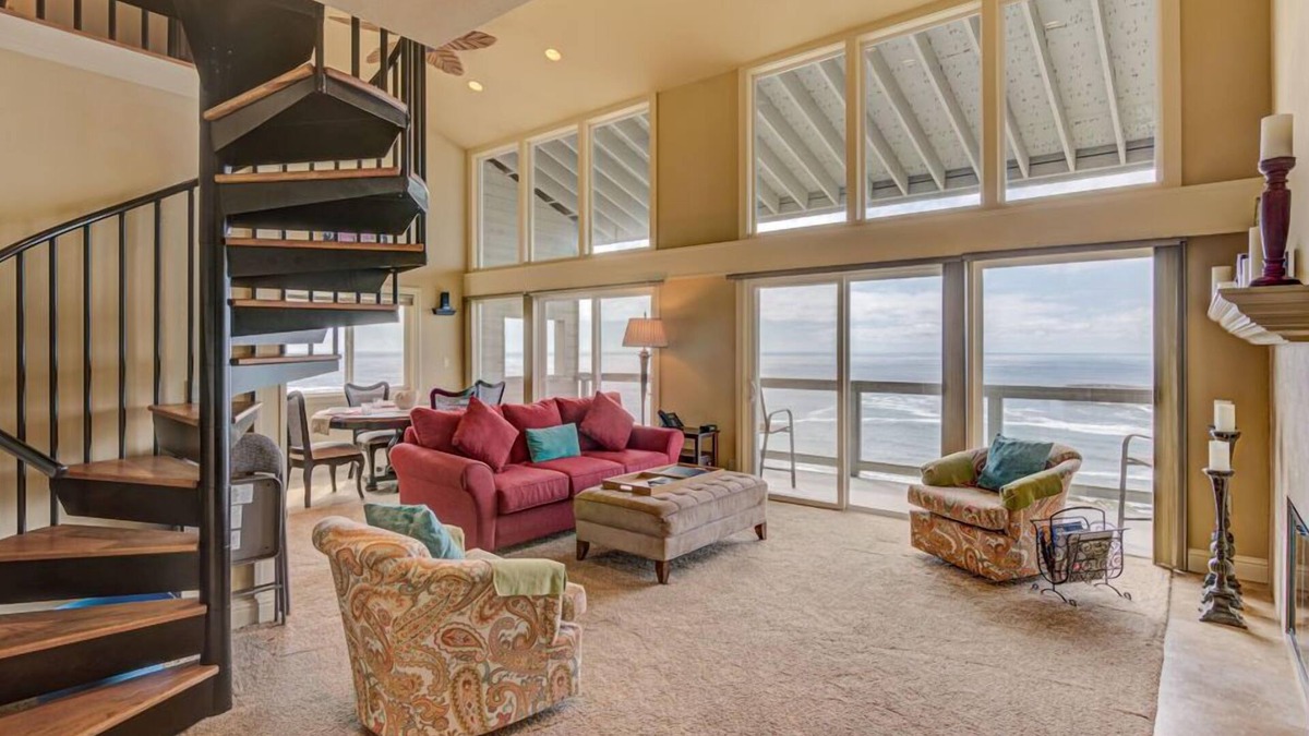 Otter Rock Apartment | Spacious Two-Level Ocean-View Villa with Loft