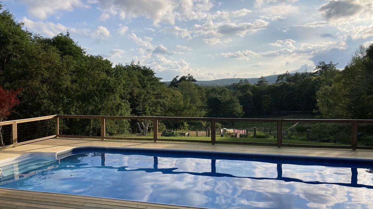 Weare House | Spacious, unique home w/mountain views. Enjoy pool in summer, skiing in winter!