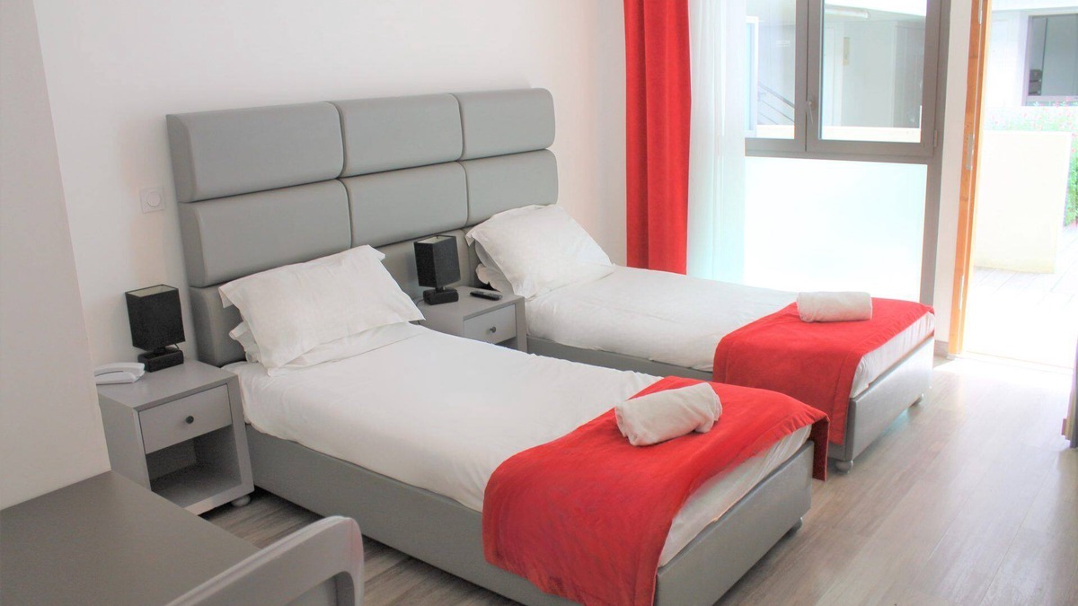 Eguilles Hotel | Spacious Unit Close to Cezanne's Studio! Pets are Allowed, with Free Parking!