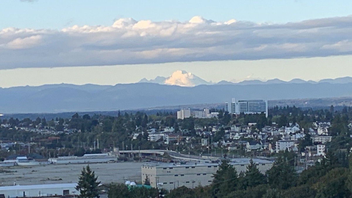 Port Gardner Apartment | Spacious unit in historic neighborhood with mountain and downtown views