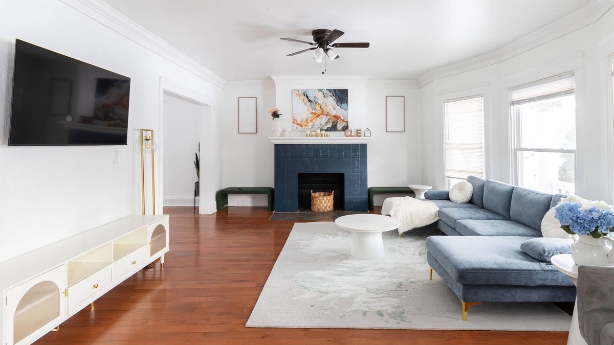 Cleveland House | Spacious University Circle 6BR Gem w/Game Room
