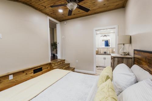 Trowbridge Park House | Spacious & Updated MQT Home - HotTub - Backyard